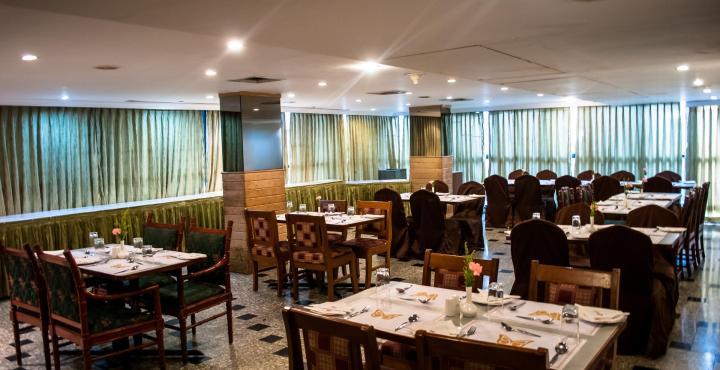 Monarch Brigade Road Hotel Bangalore Bagian luar foto