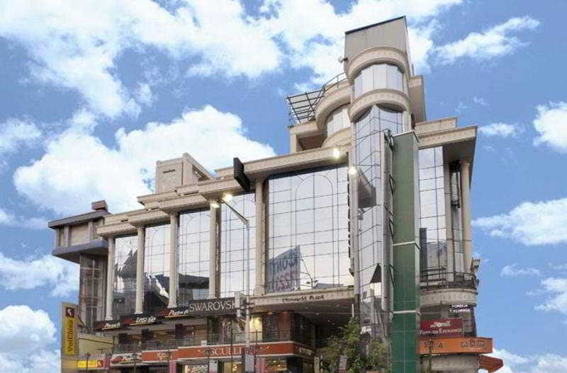 Monarch Brigade Road Hotel Bangalore Bagian luar foto